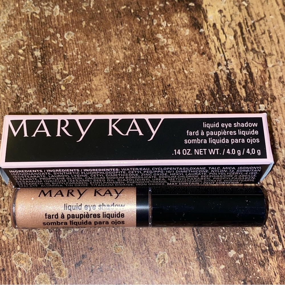Liquid eye shadow